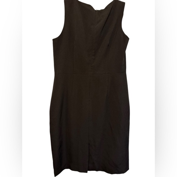 Le Suit Sleeveless Sheath Dress - Picture 4 of 10